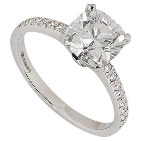 Tiffany & Co. Bague Novo en platine avec diamant taille coussin de 2,22 carats G/VVS1 en vente