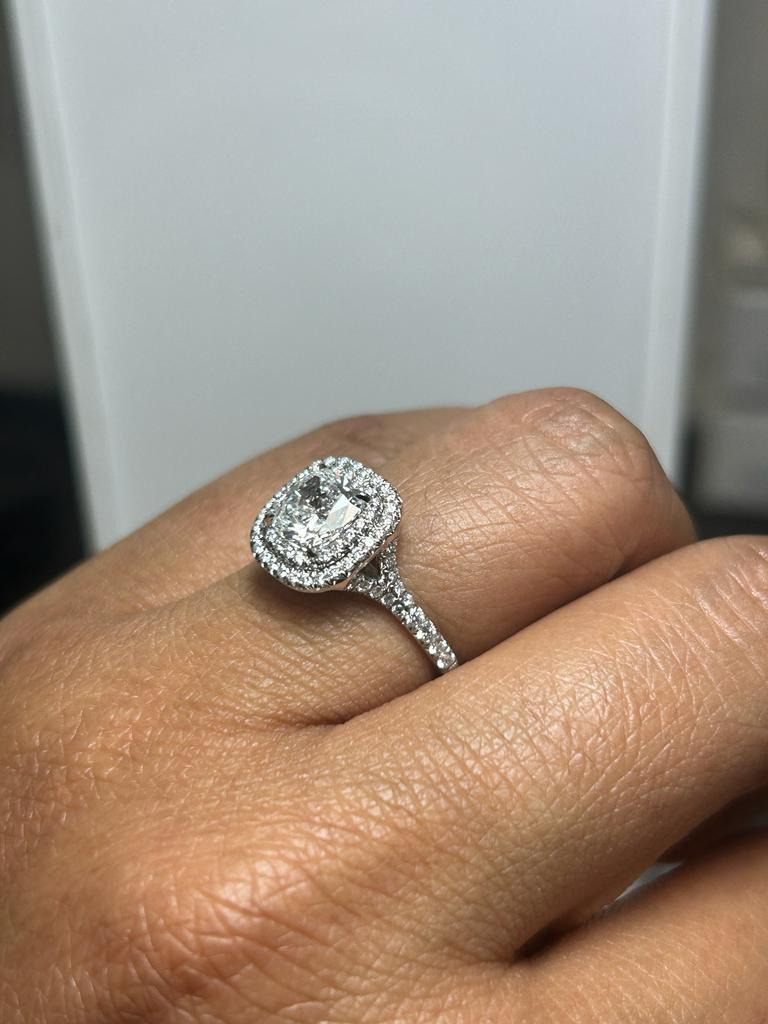 Tiffany & Co. Bague Soleste en platine avec diamant taille coussin de 1,55 carat G/VS1 en vente 5