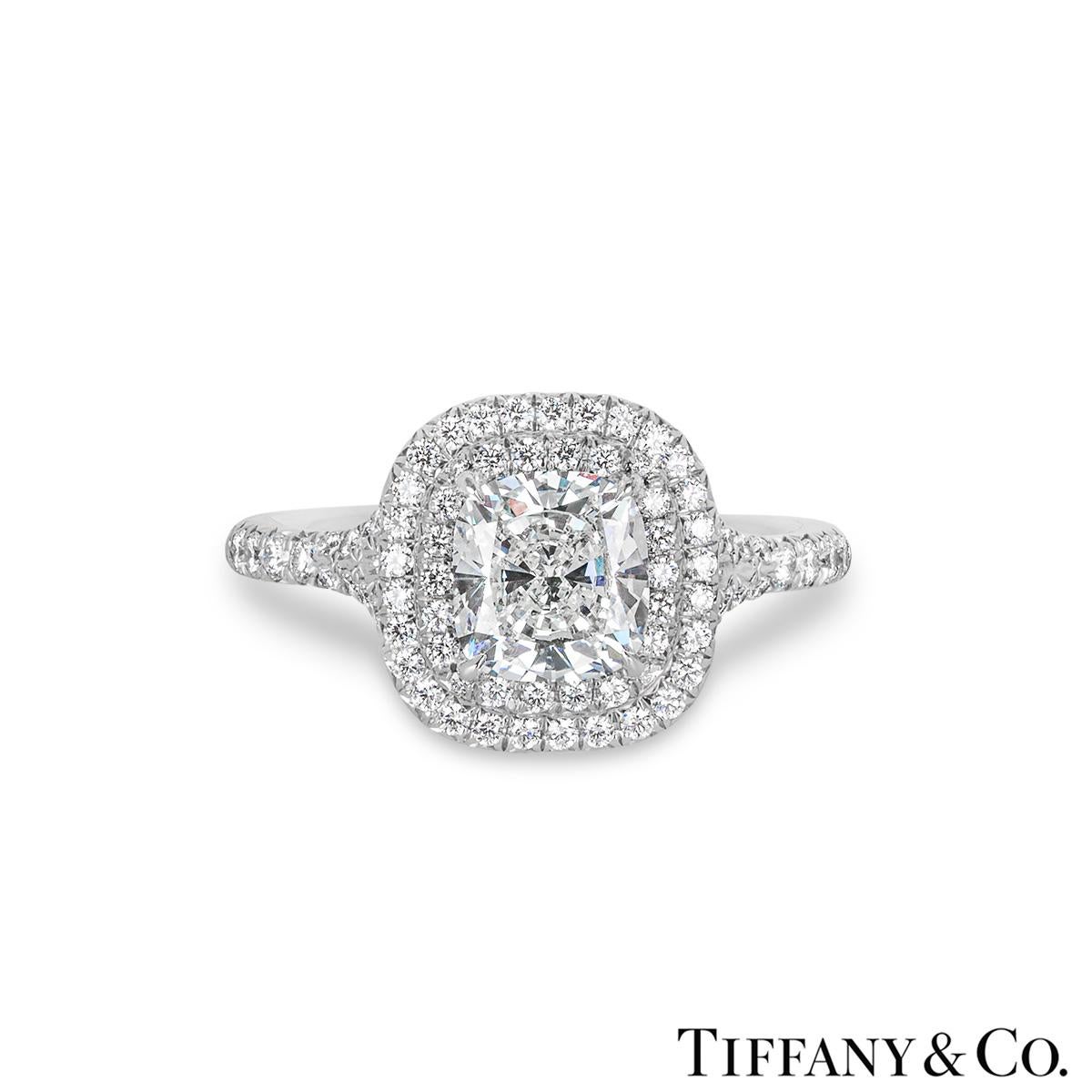 Taille coussin Tiffany & Co. Bague Soleste en platine avec diamant taille coussin de 1,55 carat G/VS1 en vente