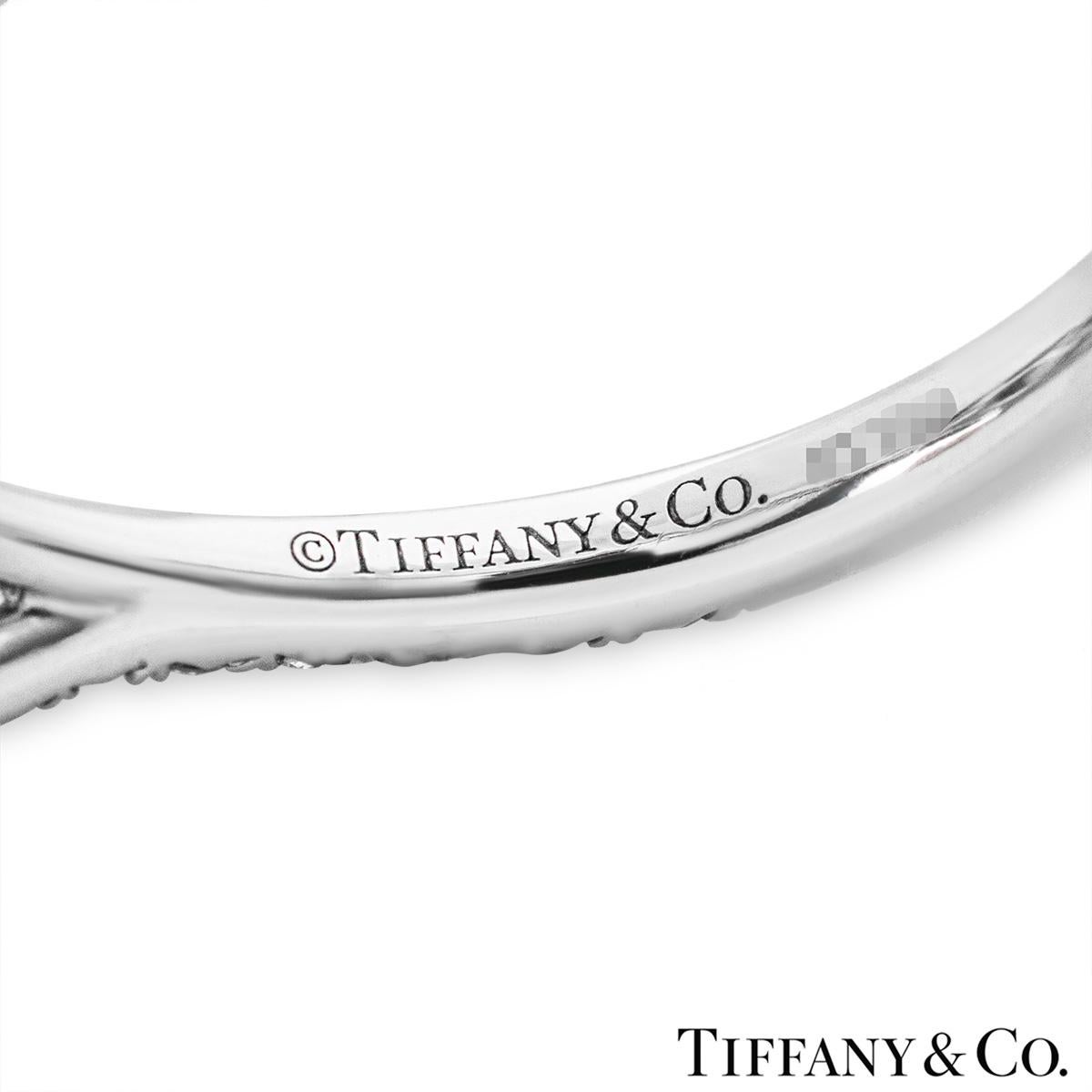 Tiffany & Co. Bague Soleste en platine avec diamant taille coussin de 1,55 carat G/VS1 Pour femmes en vente