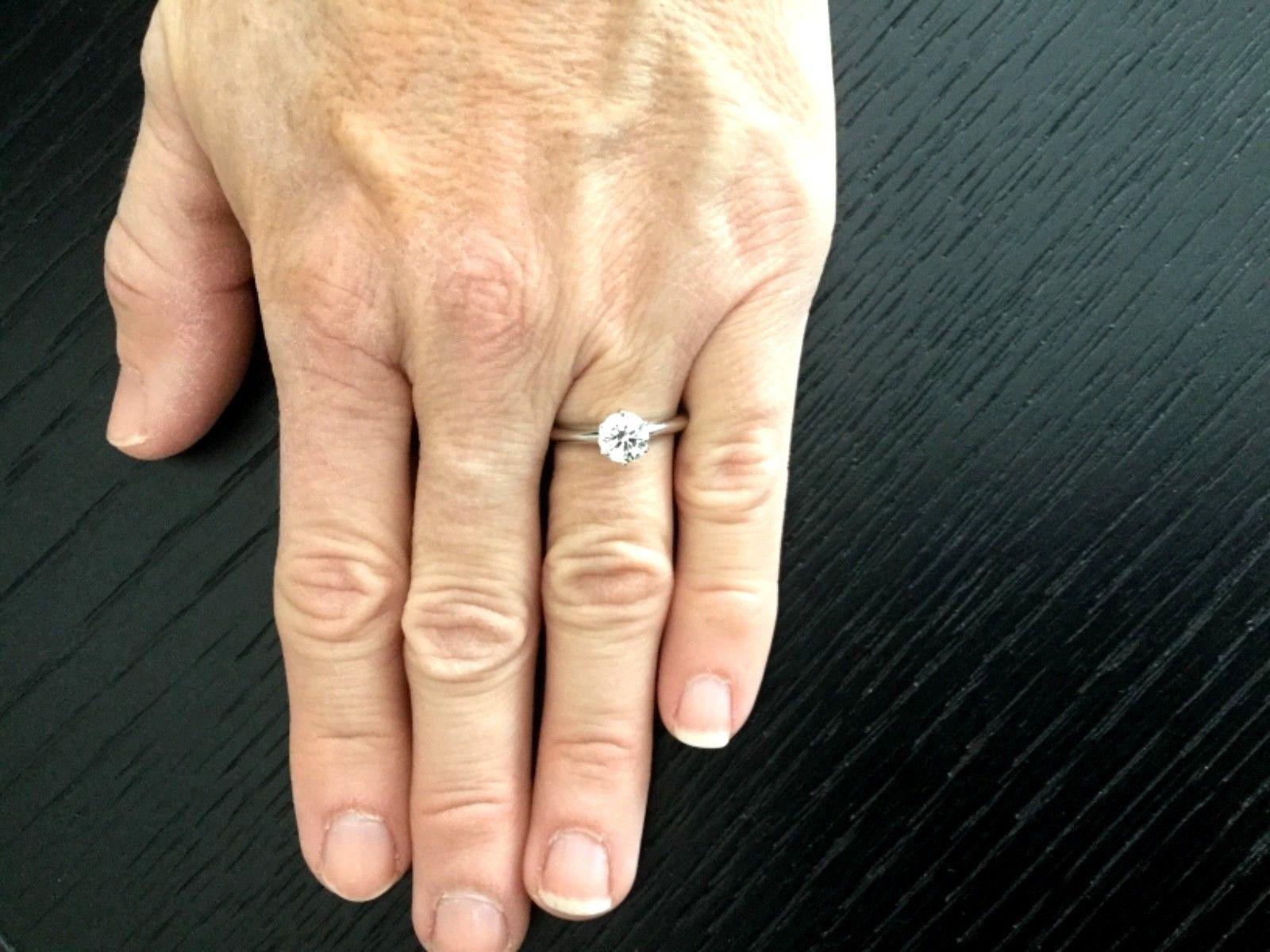 Tiffany & Co. Platinum Diamond 1.08 Carat Round Engagement Ring H VS2 1