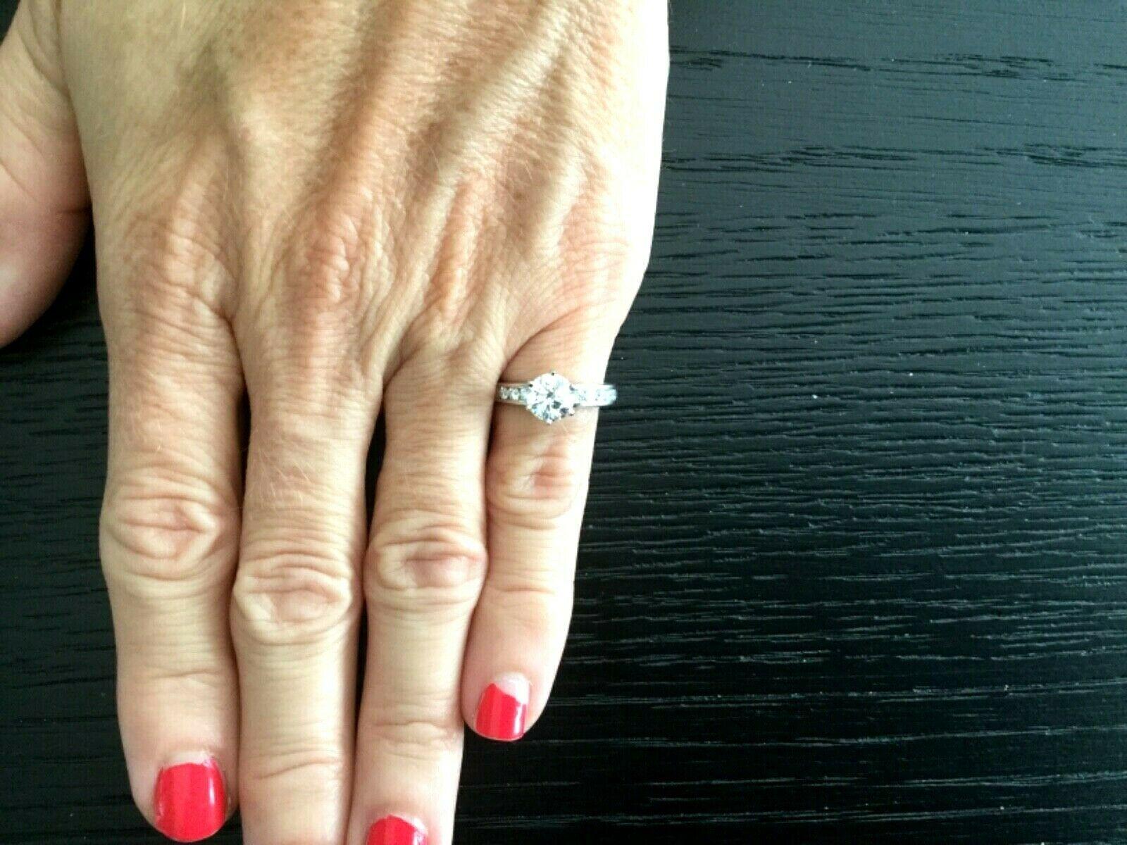 Tiffany & Co. Platinum Diamond 1.17 Carat Round Engagement Ring G VS2 1