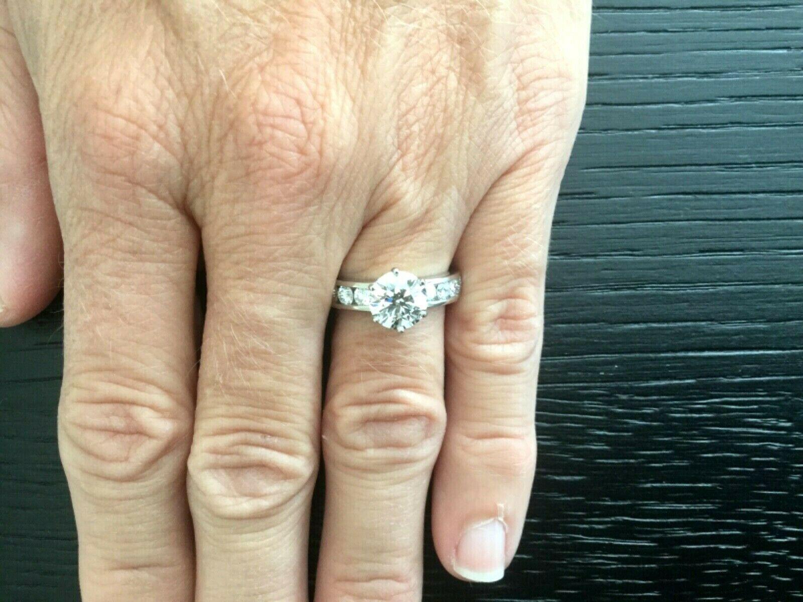 Tiffany & Co. Platinum Diamond 1.47 Carat Round Engagement Ring G VVS2 Triple Ex In Excellent Condition For Sale In Middletown, DE