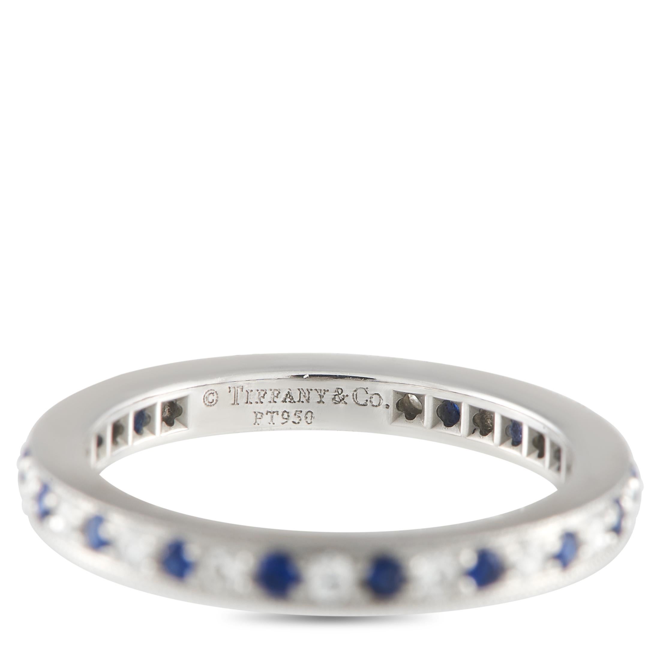 Tiffany & Co. Eternity-Ring aus Platin mit Diamant und Saphir im Zustand „Hervorragend“ im Angebot in Southampton, PA