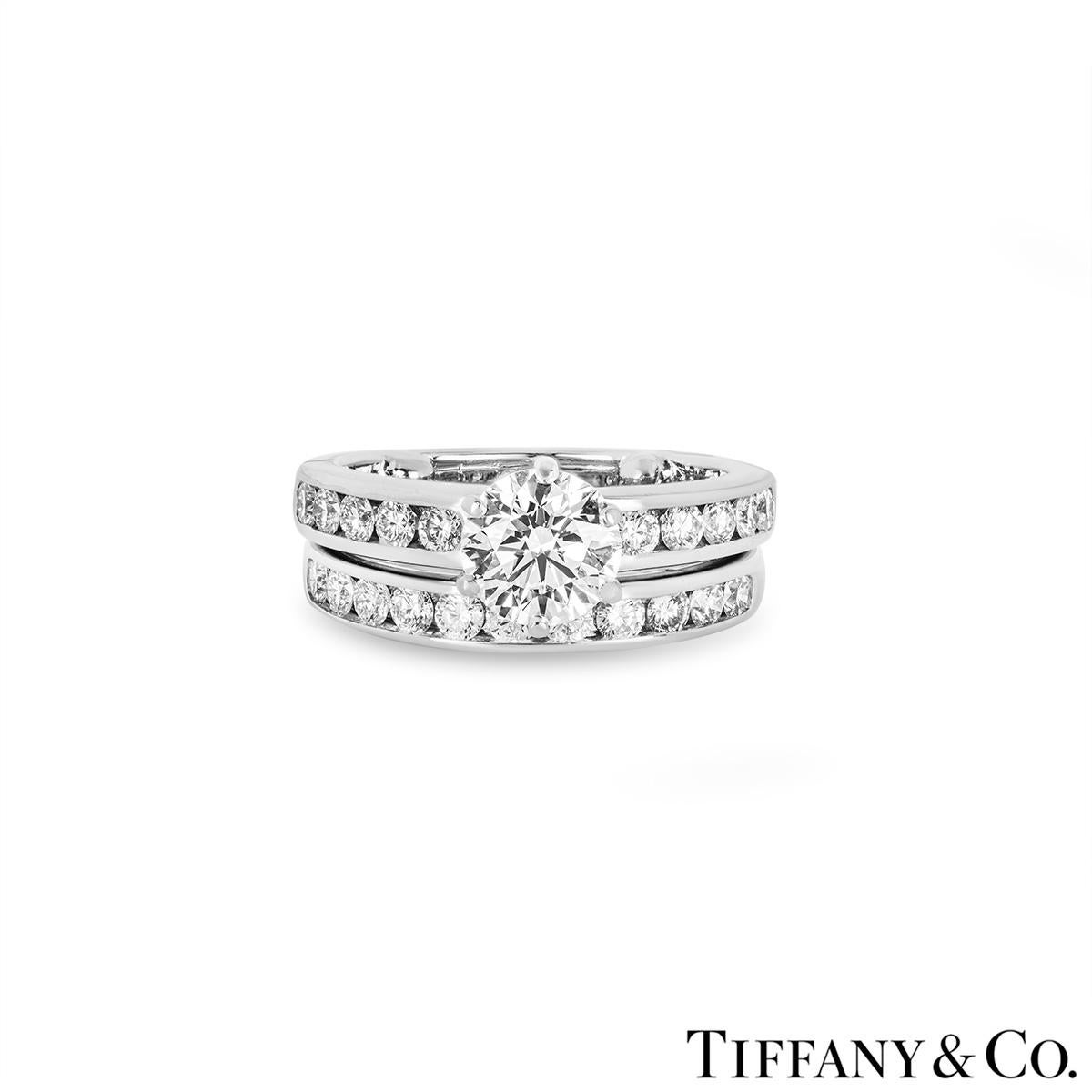 Round Cut Tiffany & Co. Platinum Diamond Bridal Set 1.03ct H/VS1 For Sale