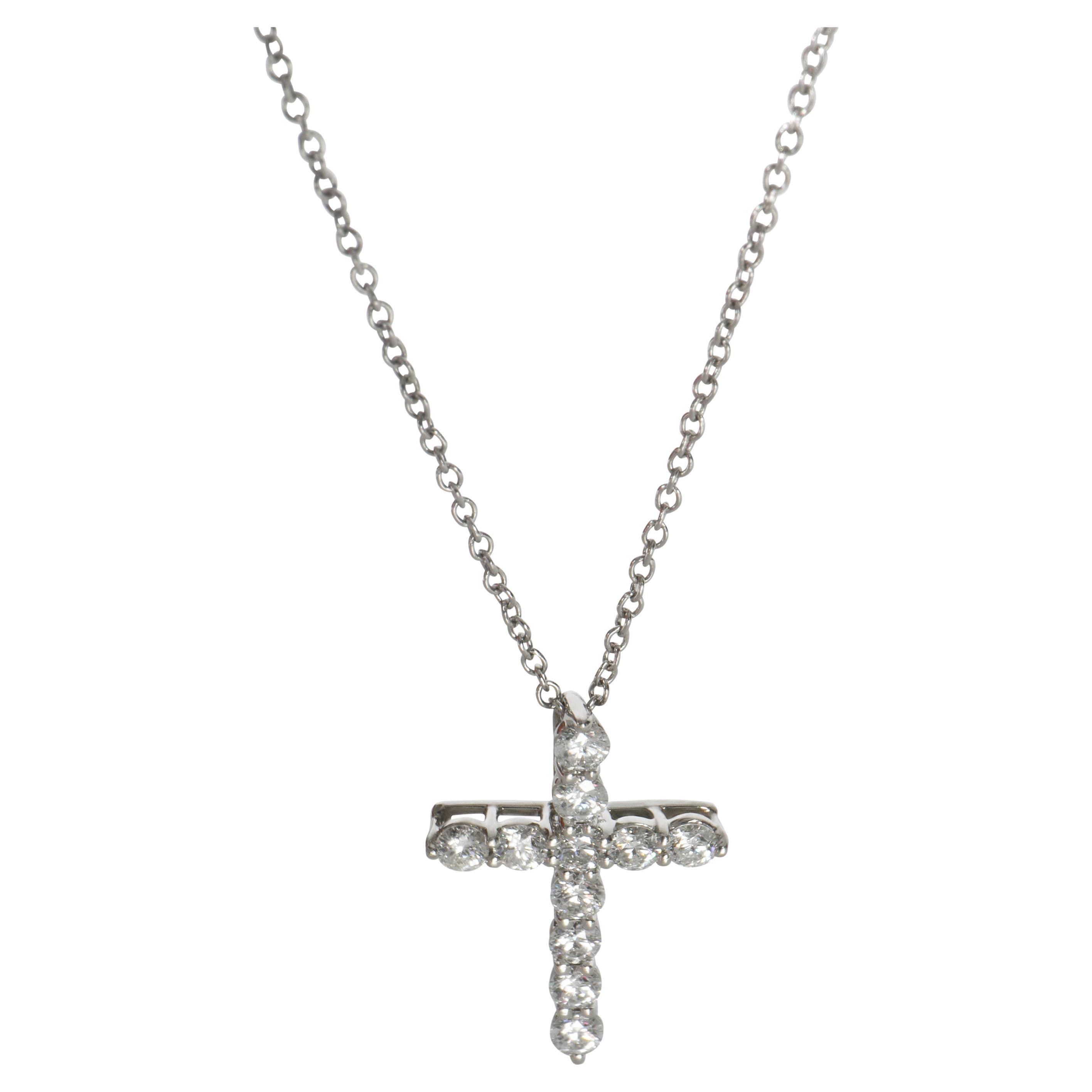 Tiffany 
Co. Ciondolo a croce con diamante in platino in vendita