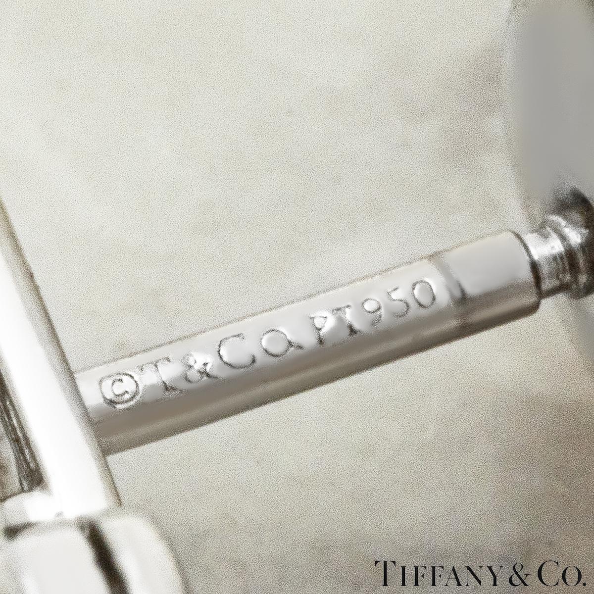 Tiffany & Co. Boucles d'oreilles pendantes en platine et diamant en vente 2