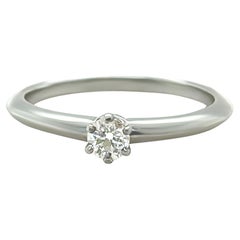 Tiffany
Co. Anello di fidanzamento con diamante in platino 0,18ct 3,6g