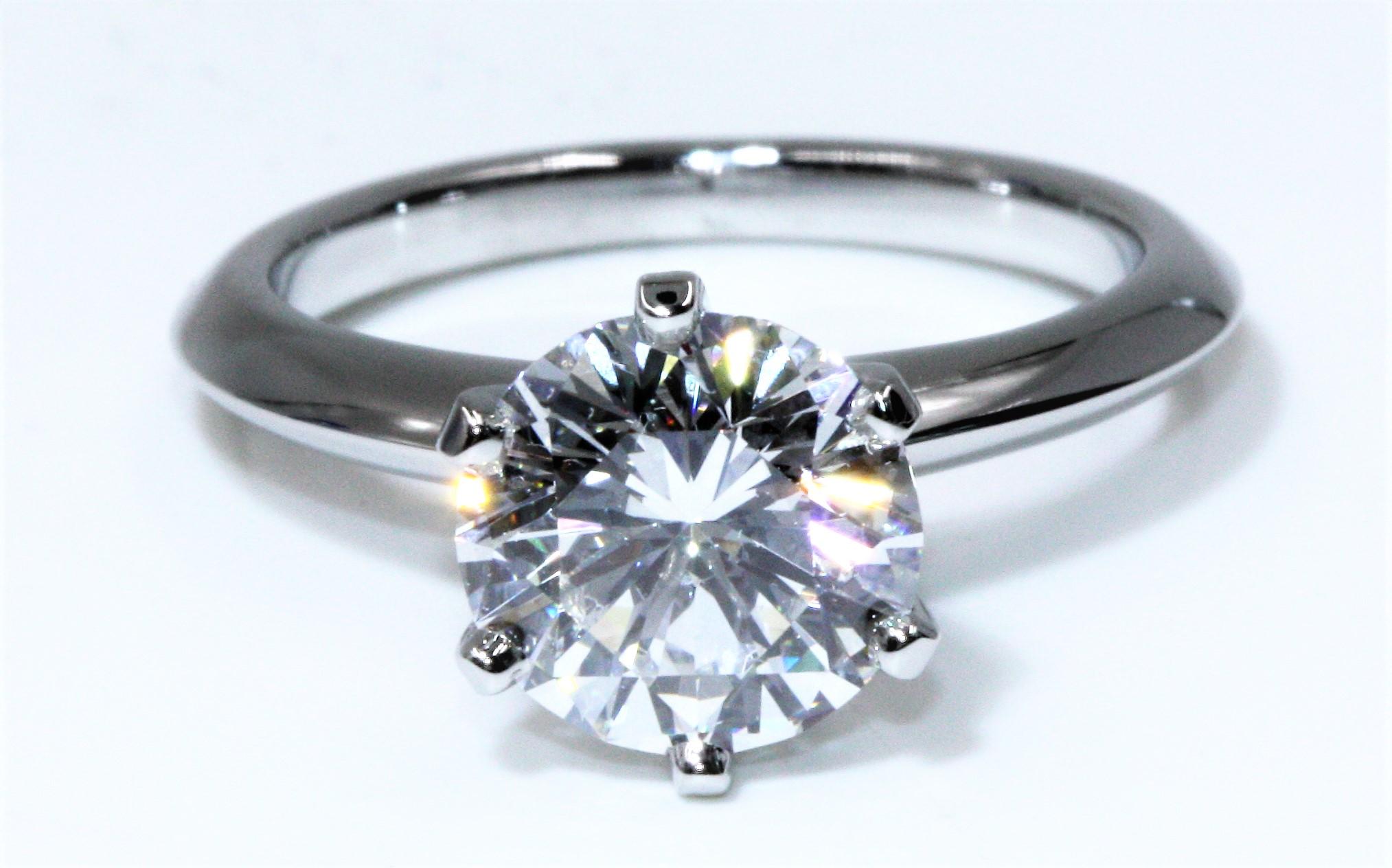 Tiffany & Co. Platinum Diamond Engagement Ring, 1.42 Carat, G, VS2 In Excellent Condition In New York, NY