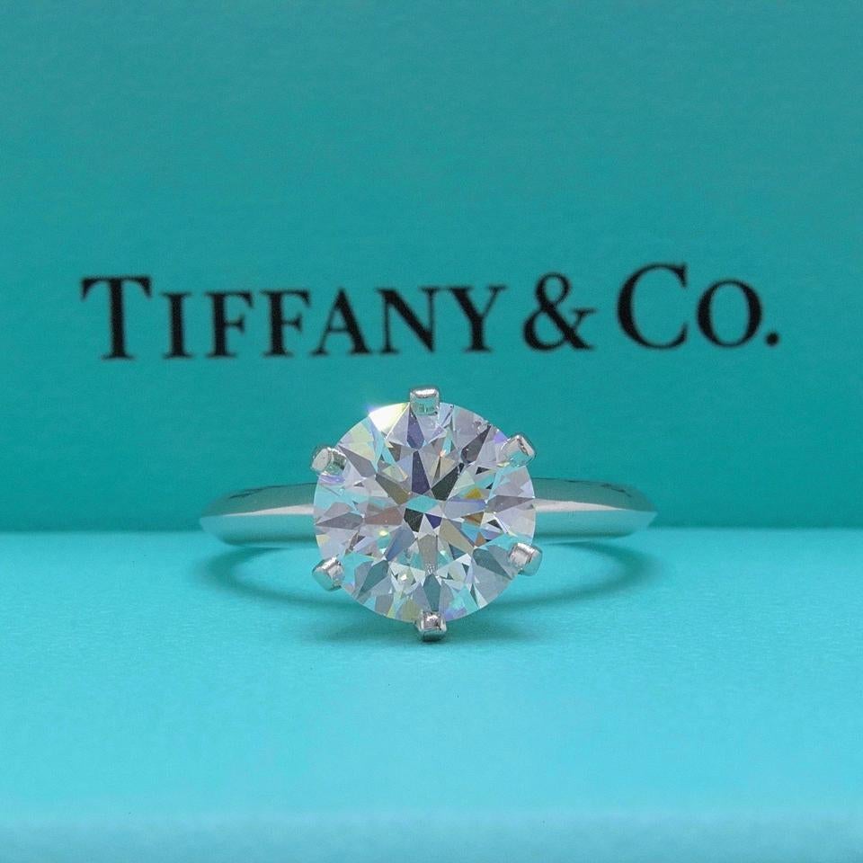 Round Cut Tiffany & Co. Platinum Diamond Engagement Ring 2.22 Carat, VS1, E For Sale
