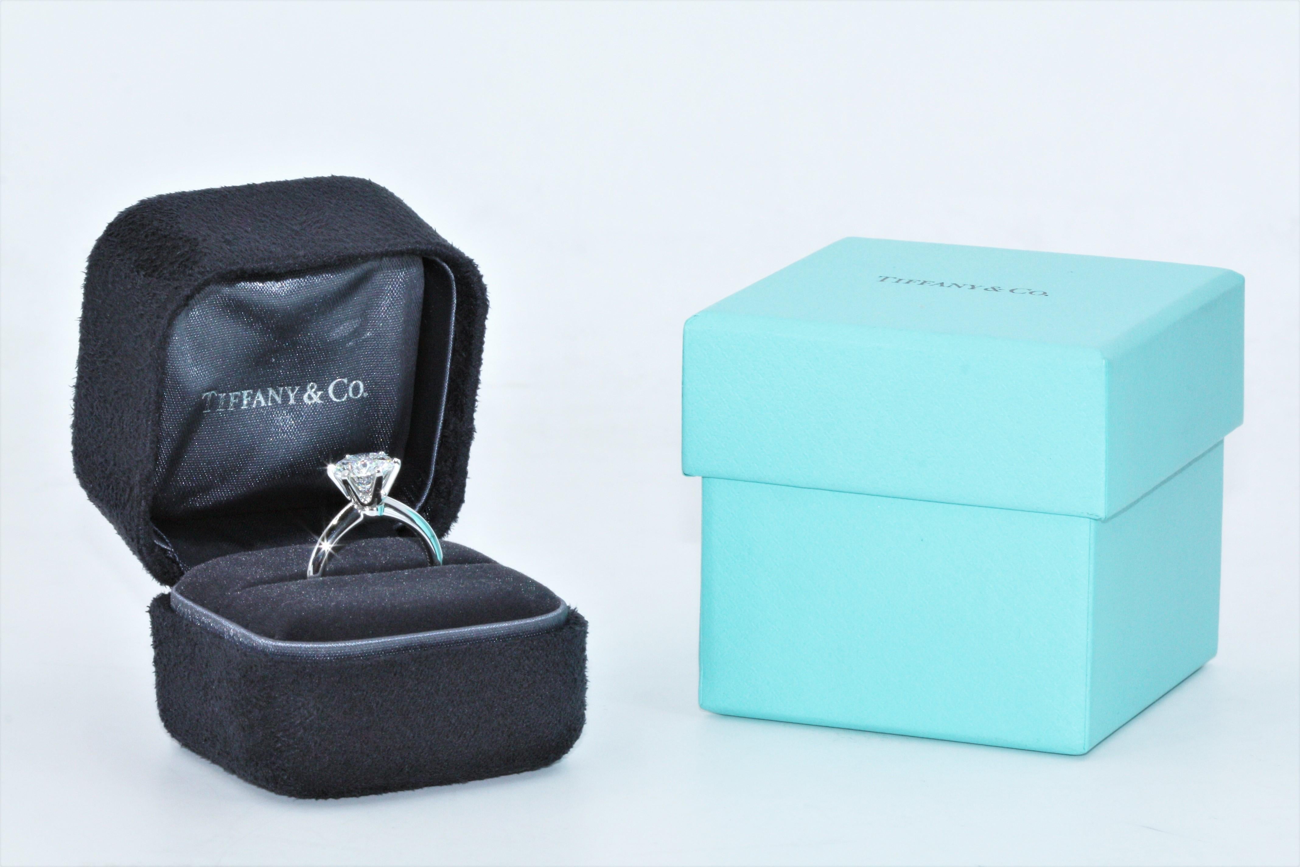 Tiffany & Co. Platinum Diamond Engagement Ring 3.22 Carat, VS1, E im Angebot 2