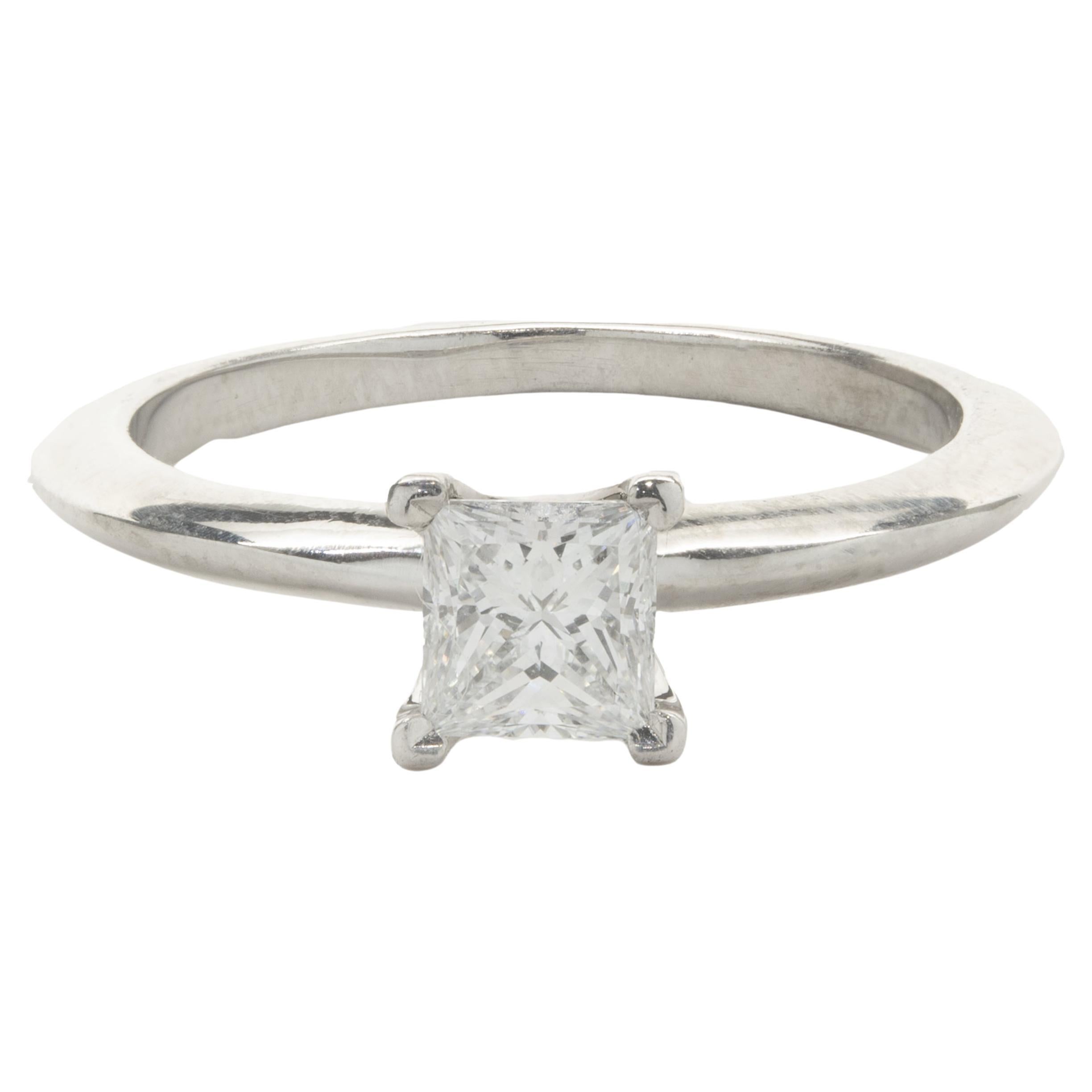Tiffany & Co. Bague de fiançailles en platine et diamants en vente