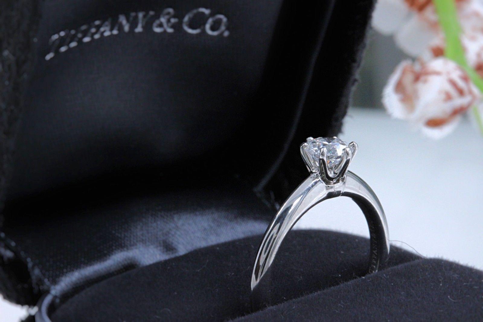 Tiffany & Co. Platin-Diamant-Verlobungsring rund 0::47 Karat D VS2 4