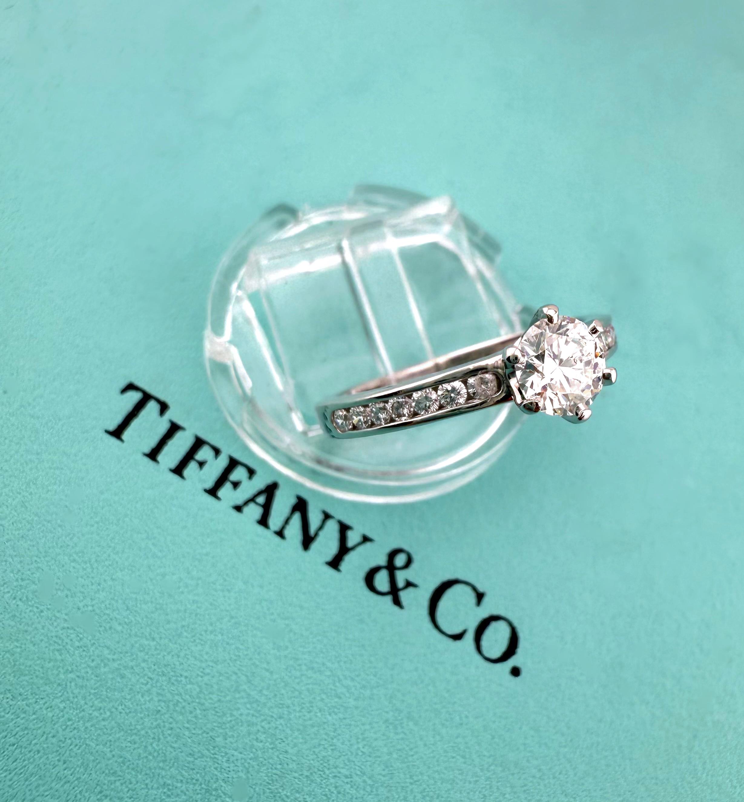 Tiffany & Co Platinum Diamond Engagement Ring Round 0.60 ct I VVS1 For Sale 8