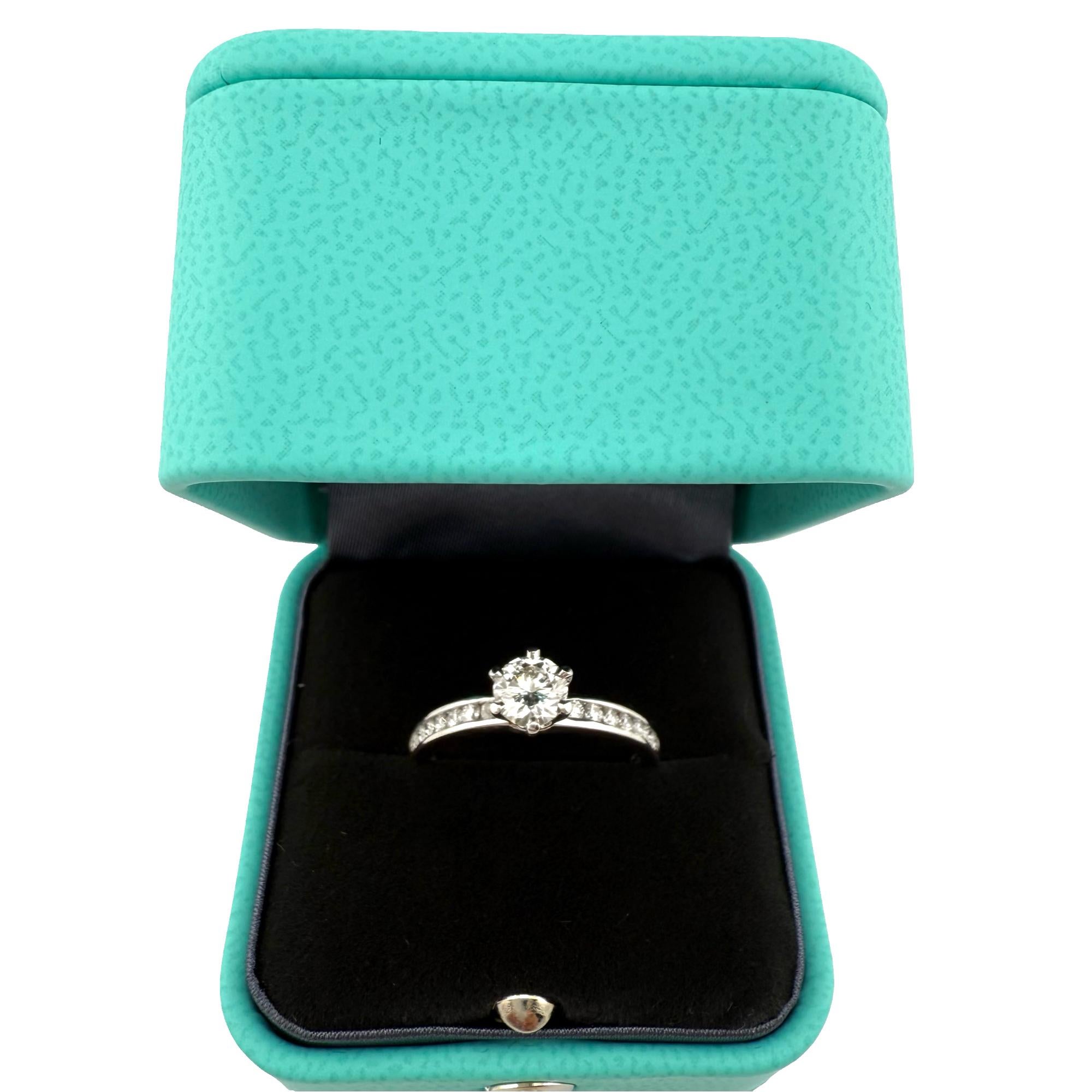 Tiffany & Co Platinum Diamond Engagement Ring Round 0.60 ct I VVS1 For Sale 1