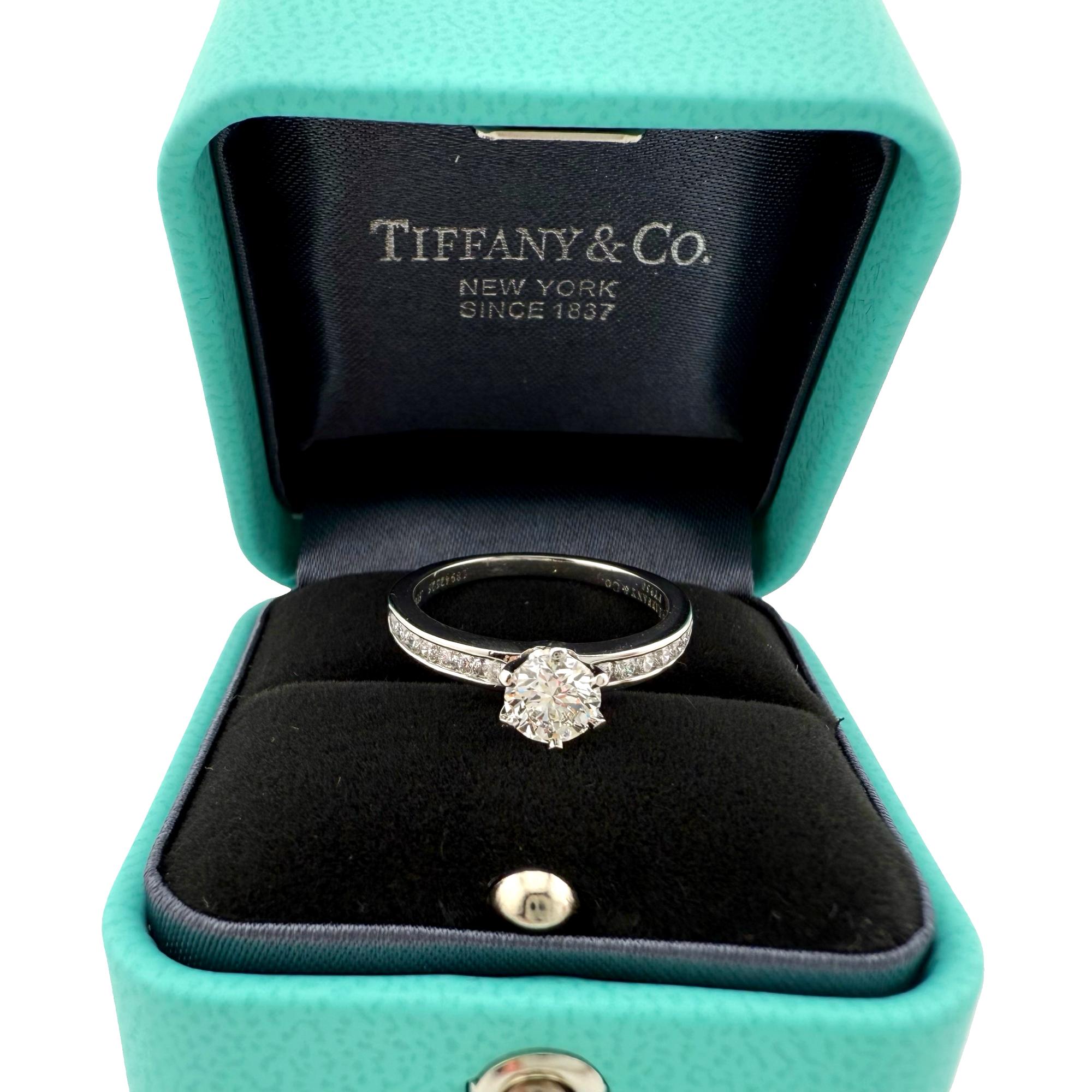 Tiffany & Co Platinum Diamond Engagement Ring Round 0.60 ct I VVS1 For Sale 3