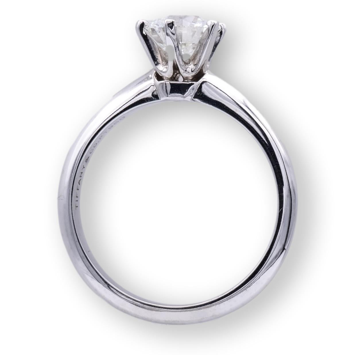 Tiffany & Co. Platinum Diamond Engagement Ring with Round 0.98ct GVVS2 In Excellent Condition In New York, NY