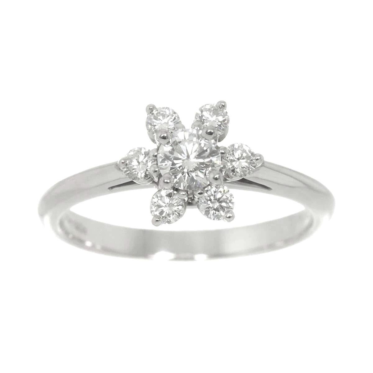 TIFFANY & Co. Anello con fiore di diamante in platino 5.5

Metallo: Platino
Dimensione: 5.5 
Peso: 3.50 grammi 
Diamante: 7 diamanti tondi taglio brillante, peso totale 0,50 carati circa.
Marchio di garanzia: TIFFANY & CO. PT950 
Condizioni: Ottime