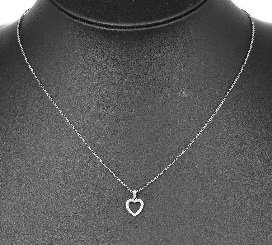 TIFFANY & Co. Platinum Diamond Heart Pendant Necklace For Sale 4