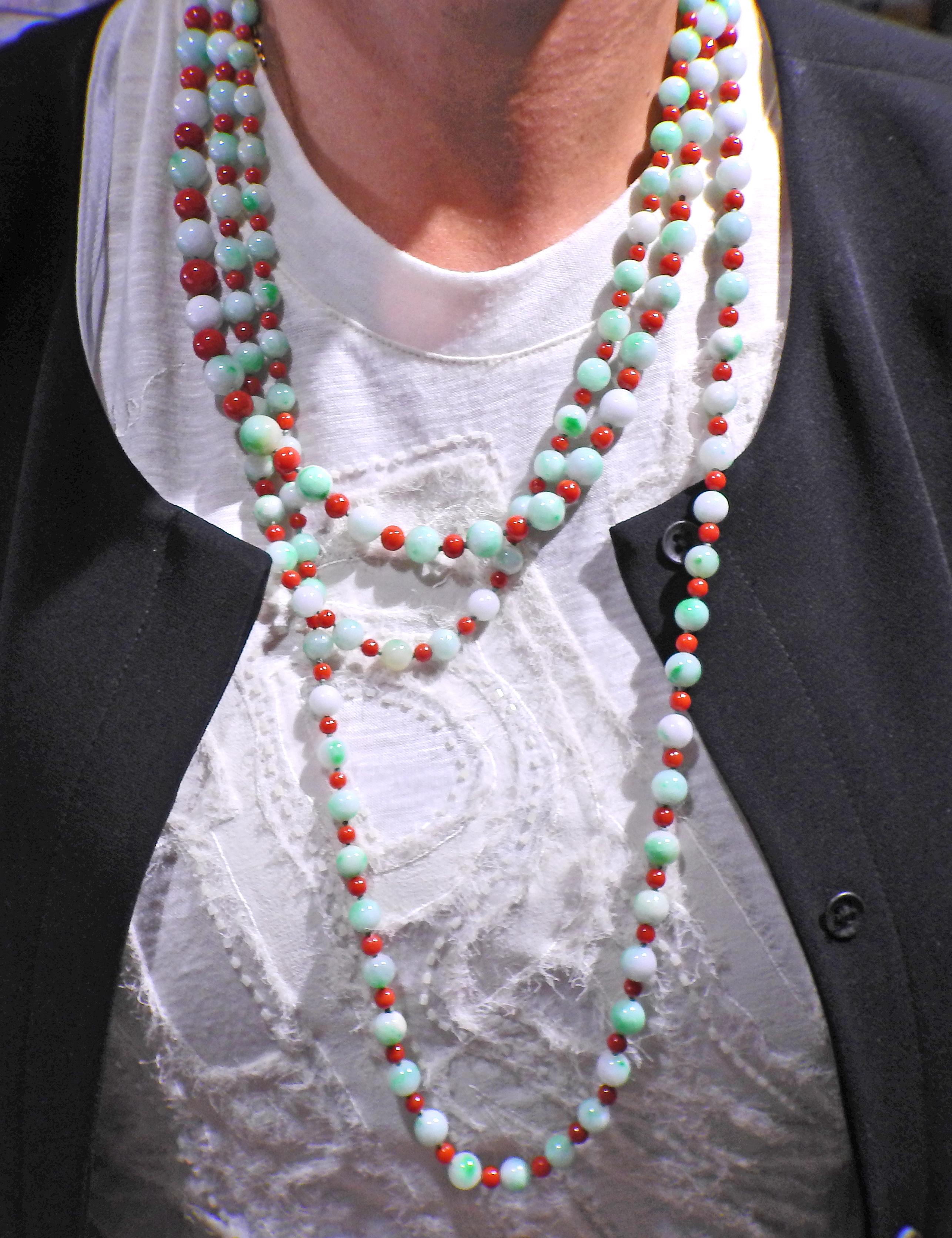 Lange Halskette aus Platin mit Diamanten und Jade-Koralle von Tiffany & Co im Angebot 1