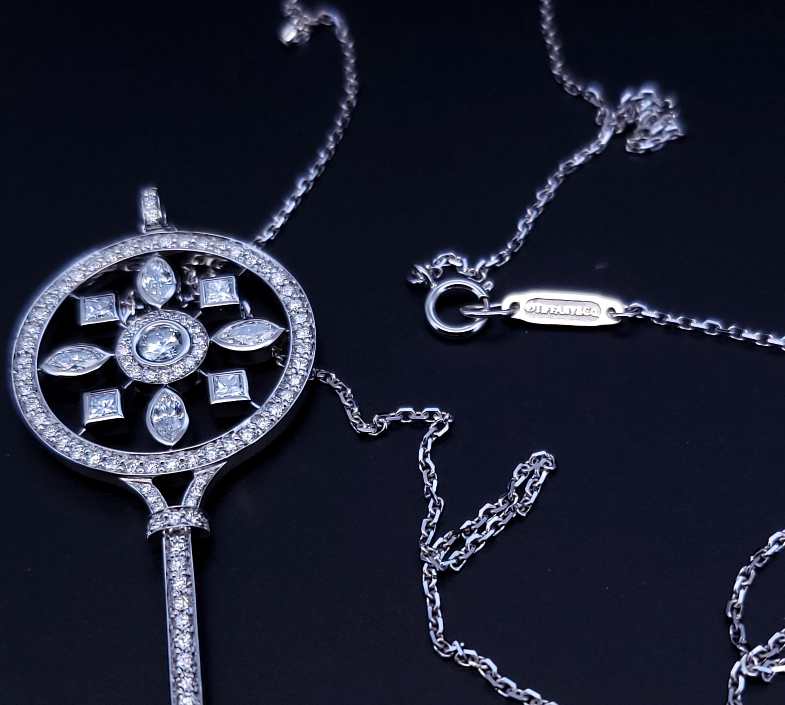 Tiffany & Co. Collana con caleidoscopio di diamanti in platino con ciondolo a forma di chiave da 16 pollici in vendita 1