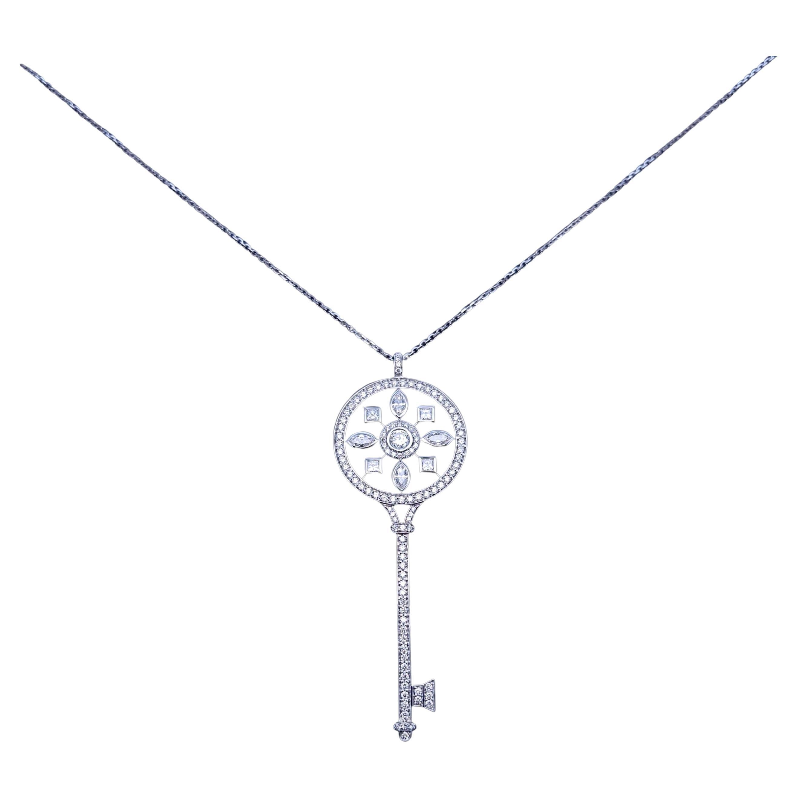 Tiffany 
Co. Collana con caleidoscopio di diamanti in platino con ciondolo a forma di chiave da 16 pollici in vendita