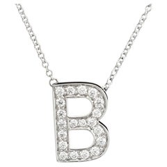 TIFFANY & Co. Collana con ciondolo a forma di lettera B in platino con diamante