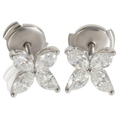 Tiffany 
Co. Boucles d
oreilles Victoria en platine avec diamants de taille moyenne