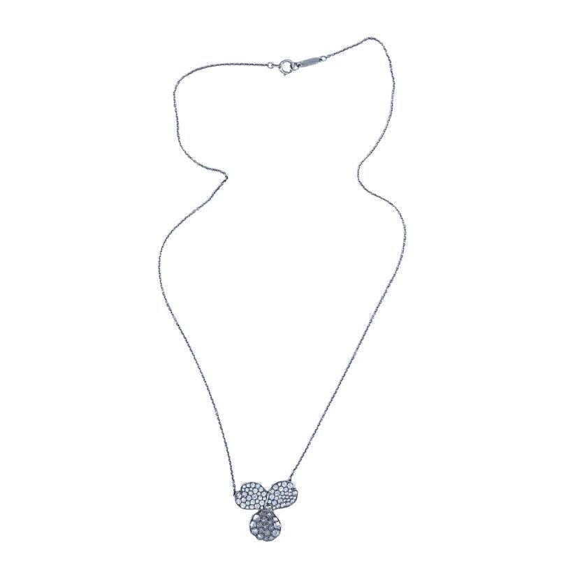 Tiffany & Co. Collana con diamante in platino e fiori di carta In condizioni ottime in vendita a Beverly Hills, CA