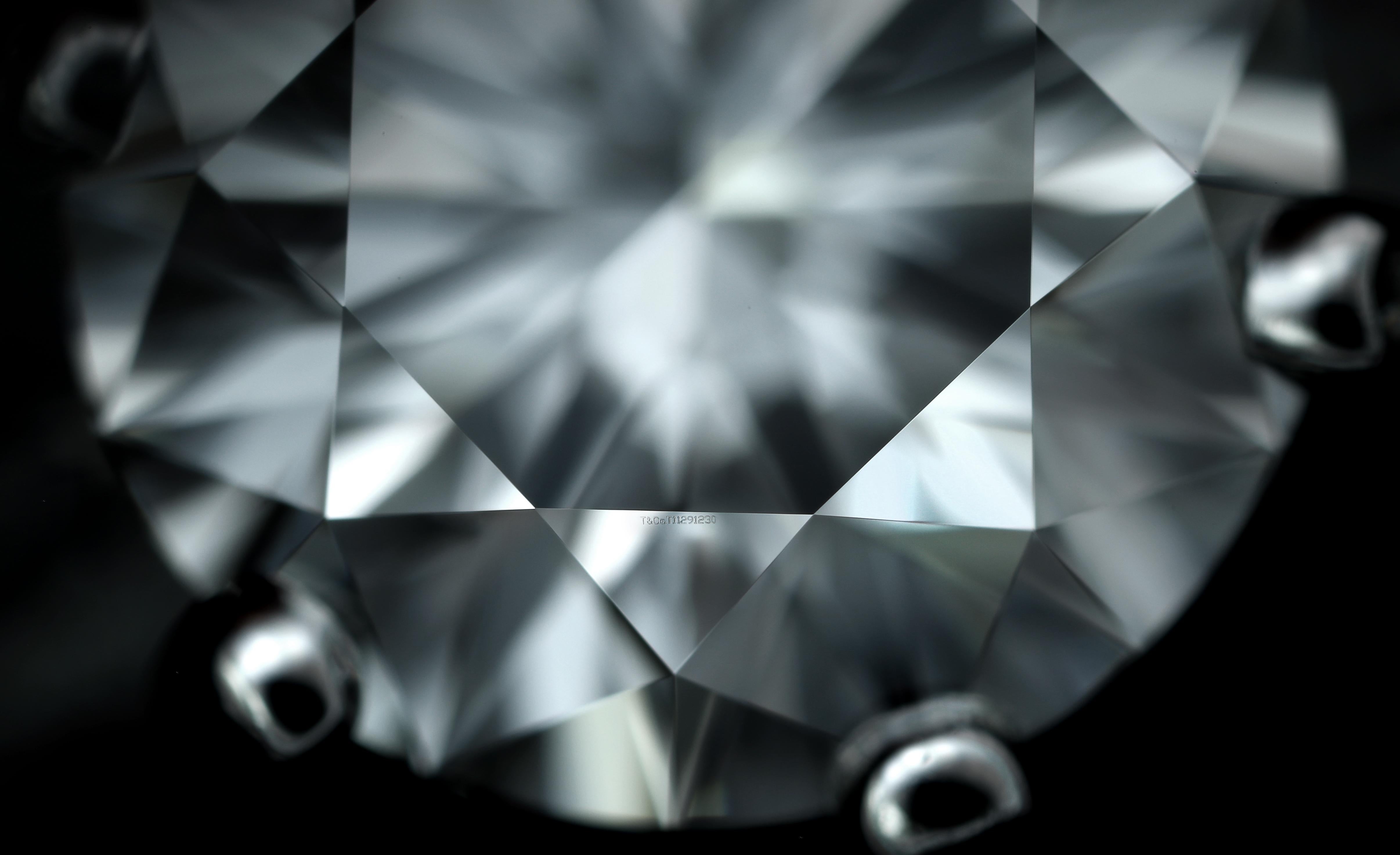 Tiffany & Co. Platinum Diamond Pave Engagement Ring 1.39 Cts. Total FVVS2 5