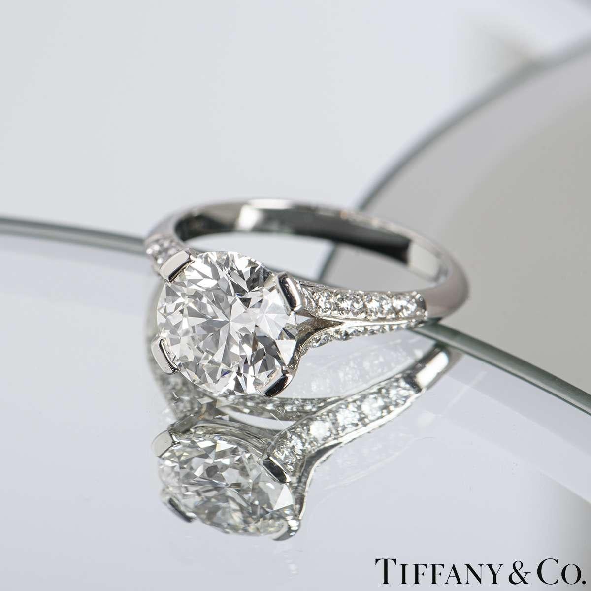Tiffany & Co. Bague en platine avec diamant 2,23 carats G/VVS1 XXX en vente 1