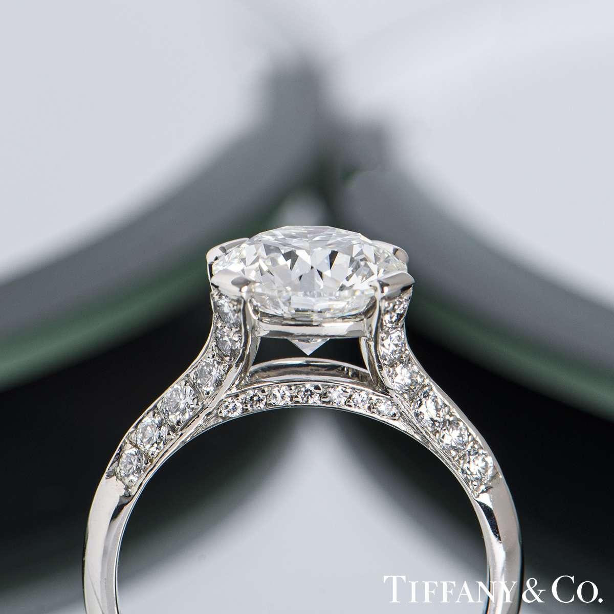 Tiffany & Co. Bague en platine avec diamant 2,23 carats G/VVS1 XXX en vente 2