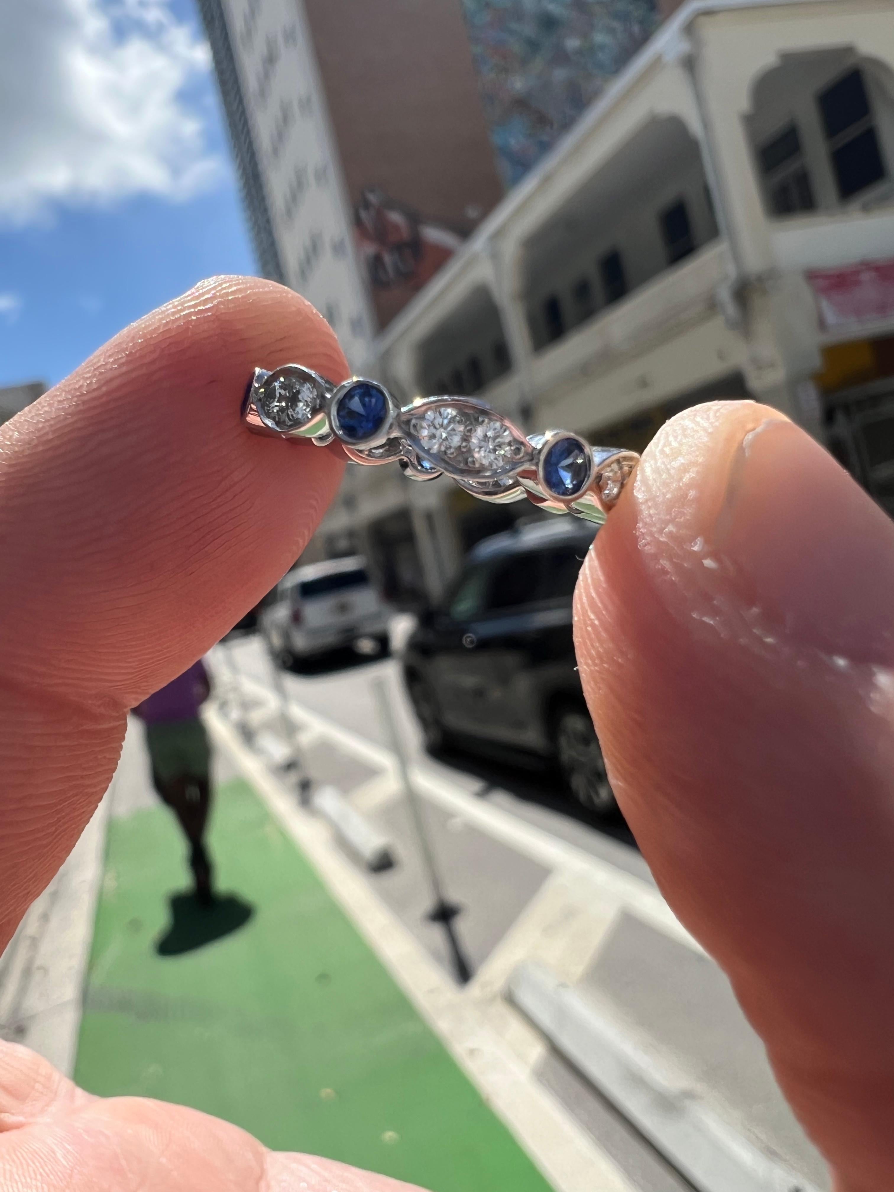 Tiffany & Co. Platin & Diamant Saphir Band Ring Stapelbar Größe 5,75 Damen im Angebot