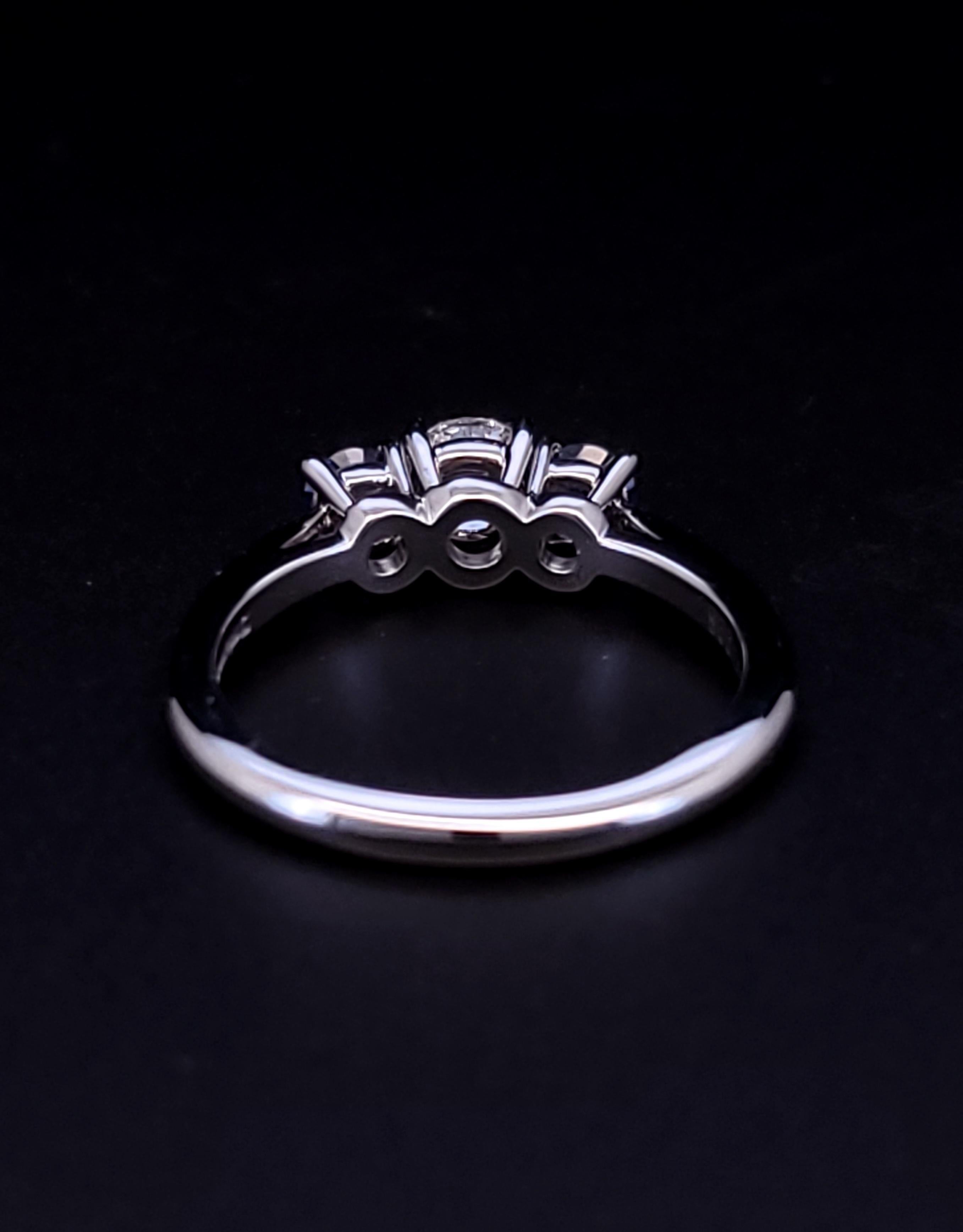 Tiffany & Co. Platinum diamond sapphire ring size 6 im Zustand „Hervorragend“ im Angebot in New York, NY