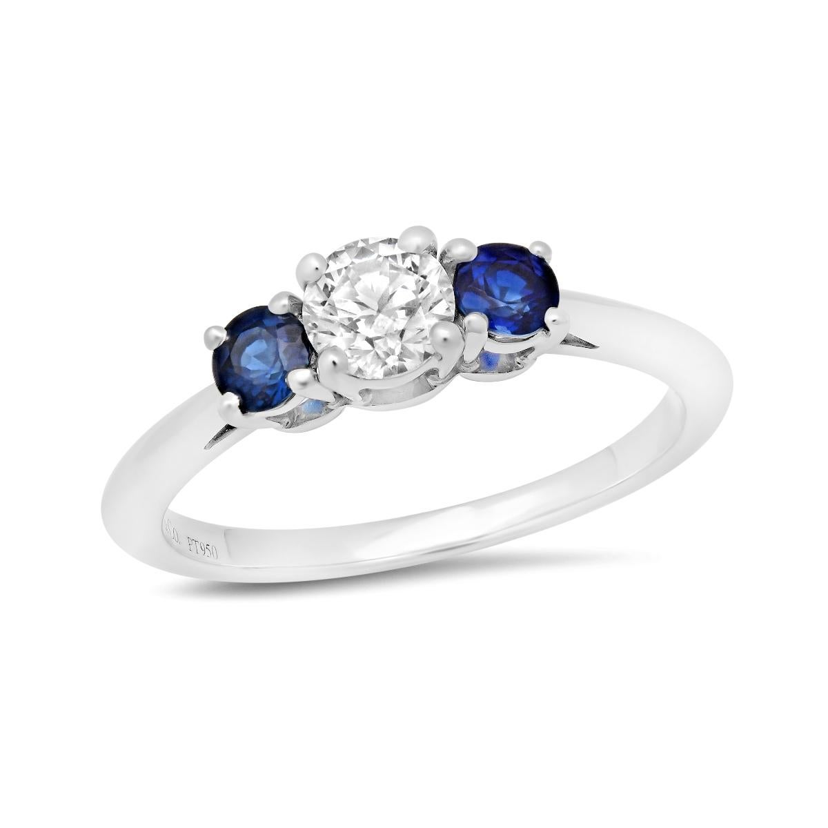 TIFFANY & Co. Anello di fidanzamento in platino con diamante e zaffiro a tre pietre 8,5

Metallo: Platino
Dimensione: 8.5
Peso: 5.10 grammi
Diamante: un diamante rotondo taglio brillante, peso totale .53 carati, colore G, purezza VS1
Zaffiro: due