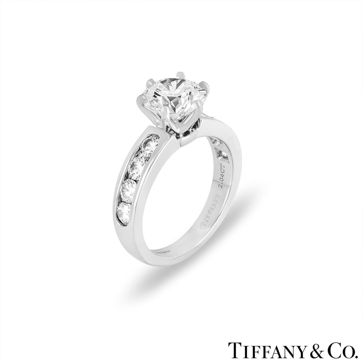 Tiffany & Co. Verlobungsring aus Platin mit Diamantfassung aus Platin 2,04 Karat F/VS1 (Rundschliff)