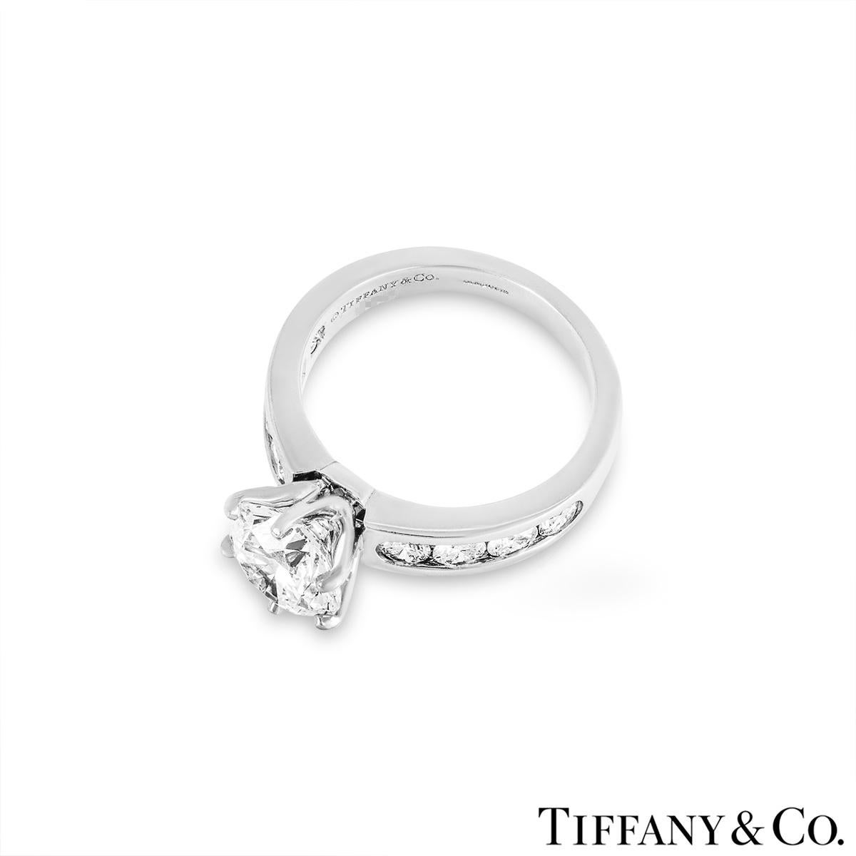 Tiffany & Co. Verlobungsring aus Platin mit Diamantfassung aus Platin 2,04 Karat F/VS1 Damen
