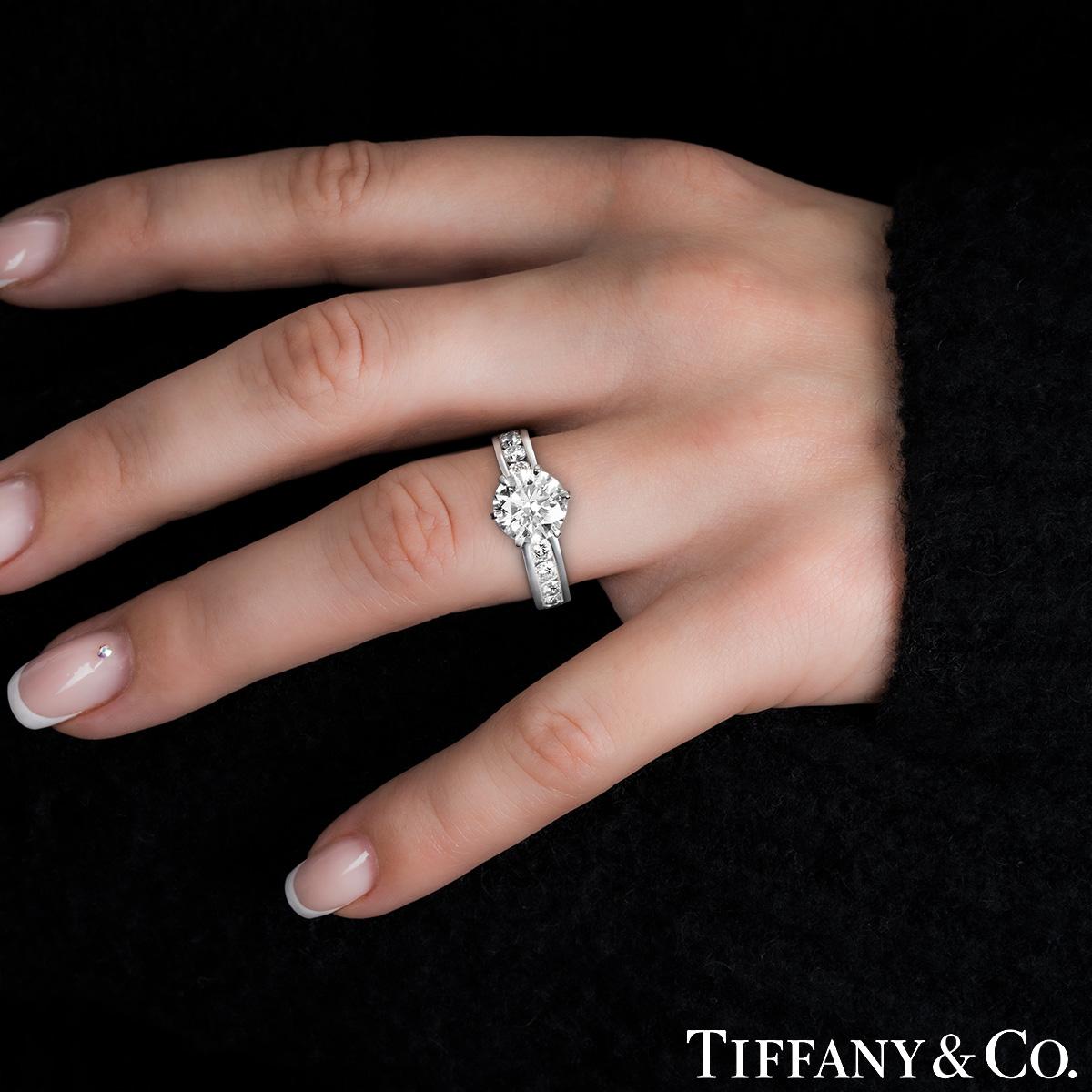 Tiffany & Co. Verlobungsring aus Platin mit Diamantfassung aus Platin 2,04 Karat F/VS1 2