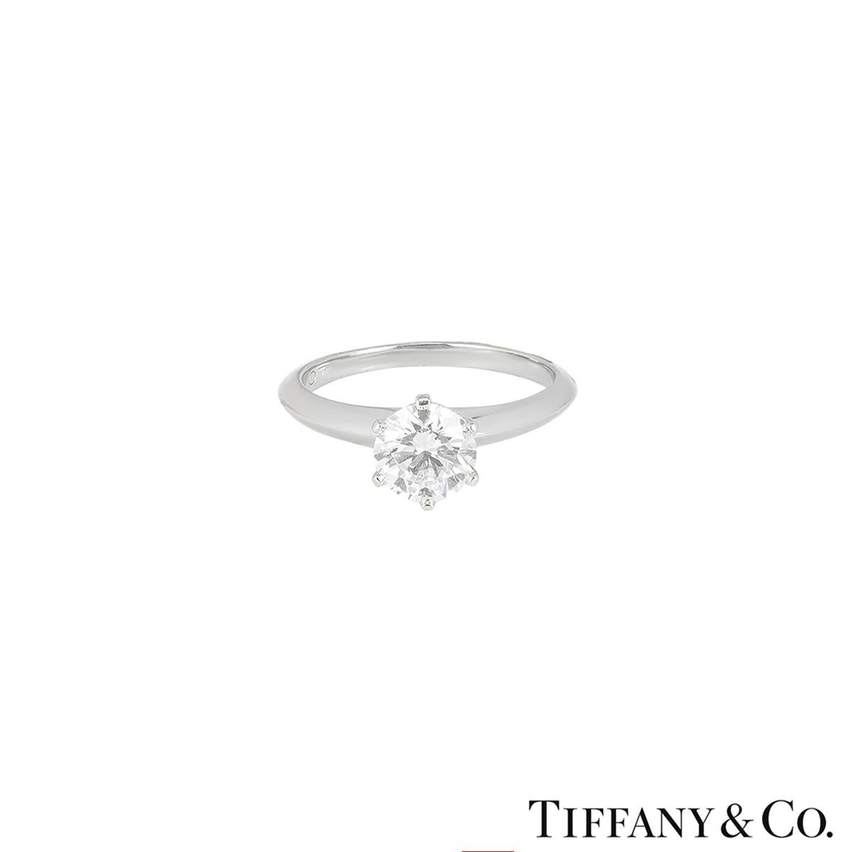 Taille ronde Tiffany & Co. Bague en platine sertie de diamants 1,07 carat E/VVS2 en vente
