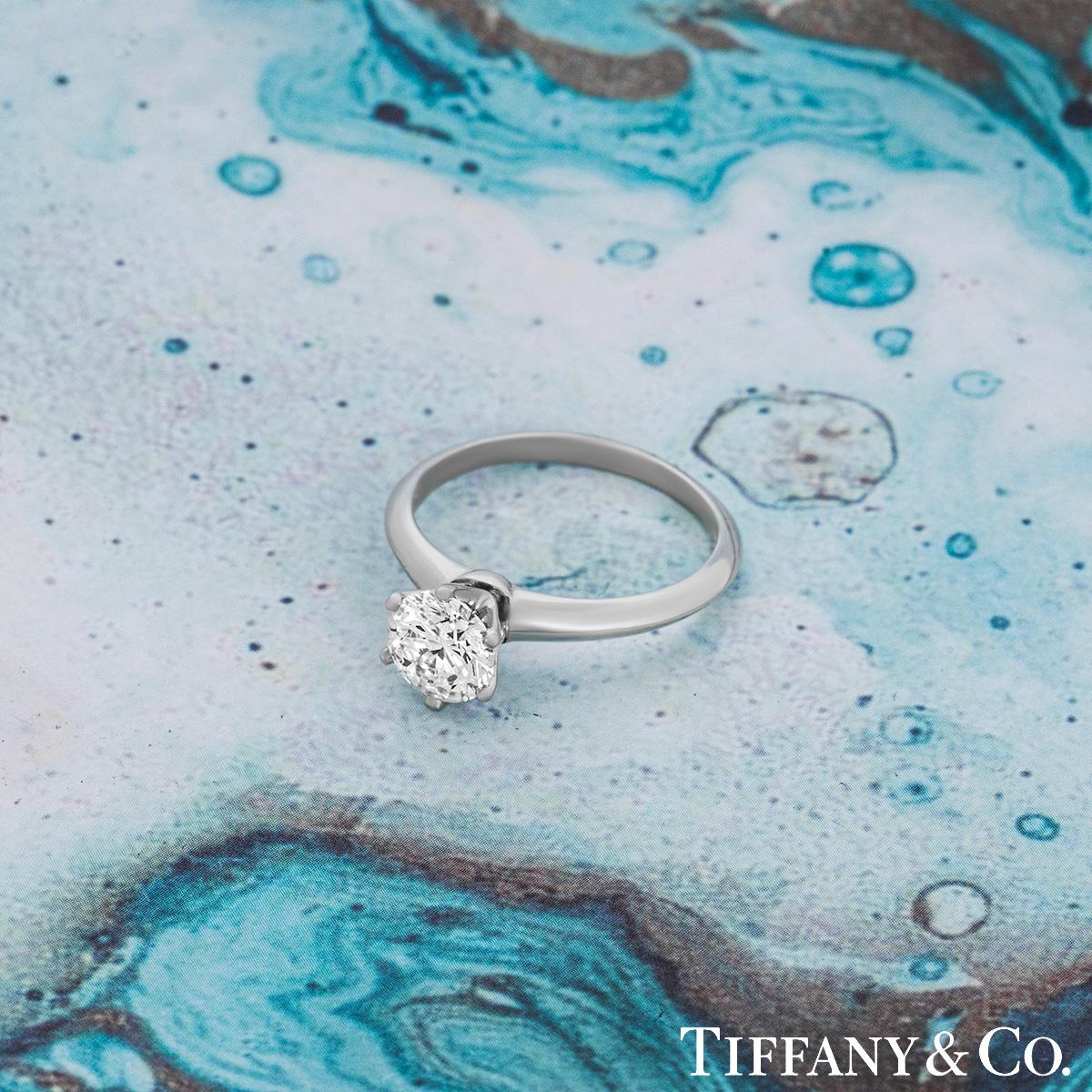Tiffany & Co. Bague en platine sertie de diamants 1,07 carat E/VVS2 en vente 3