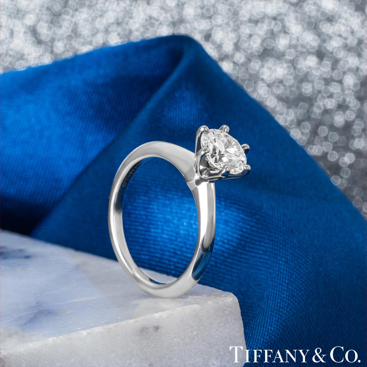 Tiffany & Co. Platin Verlobungsring mit Solitär in Diamantfassung 1,08 Karat I/VS1  im Angebot 4