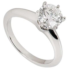 Tiffany & Co. Bague solitaire en platine sertie de diamants 1,31 carat H/VS1