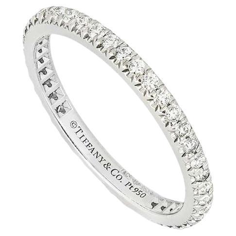 Tiffany 
Co. Anello Soleste in platino con diamante a forma di eternità 0,36ct 31827388 in vendita