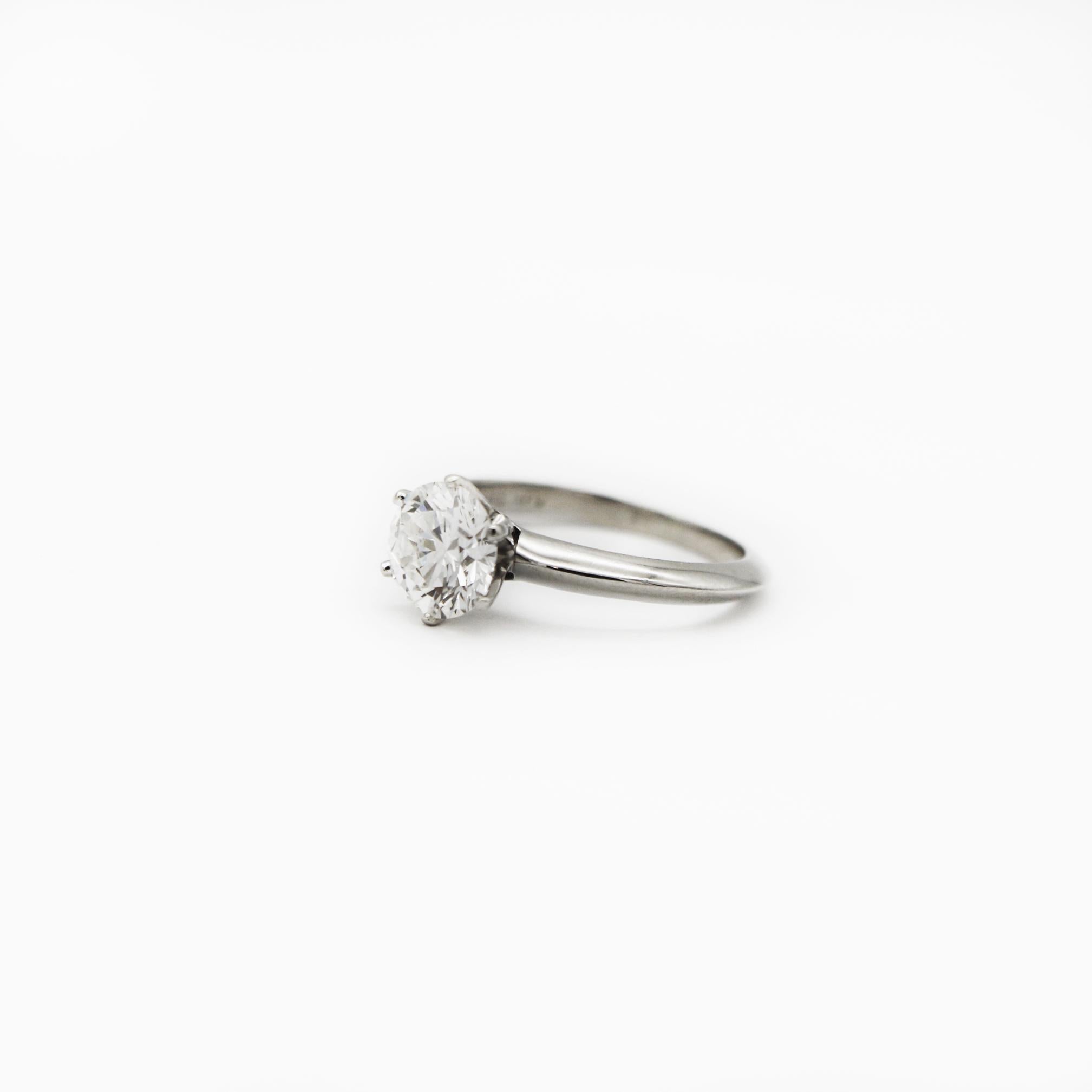 Taille ronde Tiffany & Co. Vintage Platinum Diamond Solitaire Engagement Ring 1.19ctw en vente