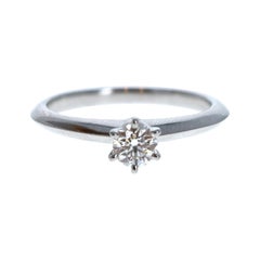 Tiffany 
Co. Platinum 
Diamond Solitaire Ring 0.26ctw