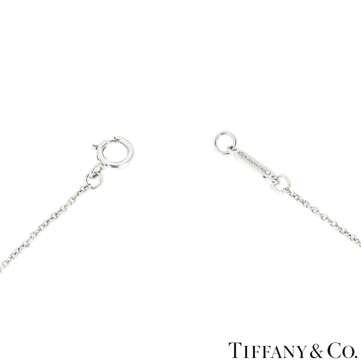 Tiffany & Co. Pendentif Victoria en platine avec diamant 0,32ct TDW 14476679 Bon état - En vente à Mayfair, London, London