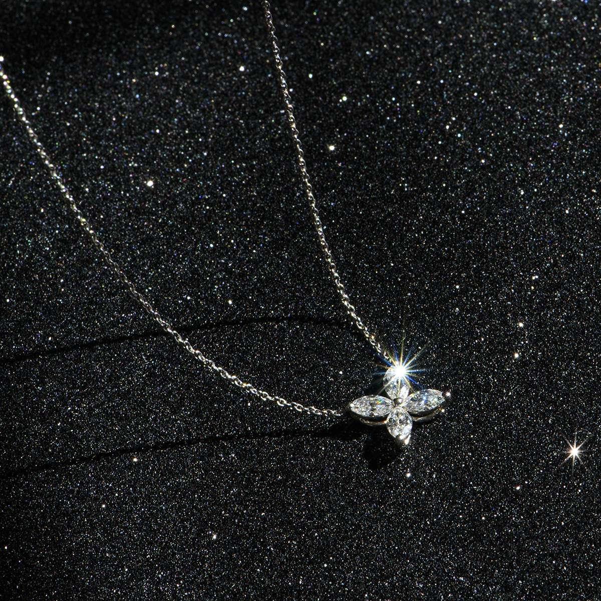 Women's Tiffany & Co. Platinum Diamond Victoria Pendant 0.81ct TDW 14743715 For Sale