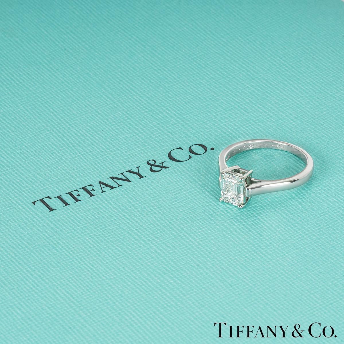 Tiffany & Co. Platinum Emerald Cut Diamond Engagement Ring 1.02ct I/VVS2 For Sale 2