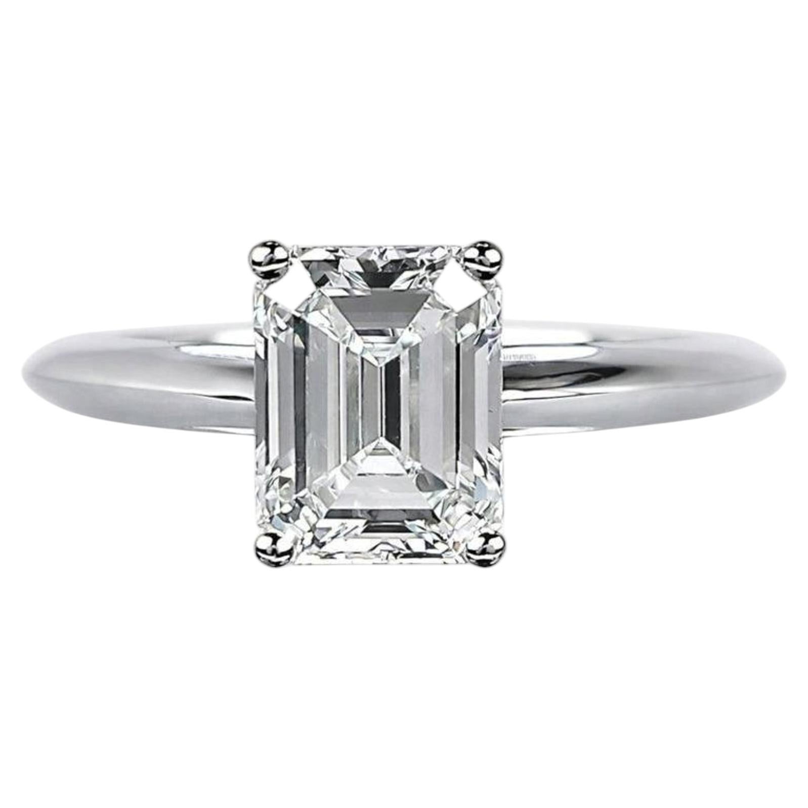 Tiffany & Co. Platin Smaragdschliff Diamant Solitär Verlobungsring