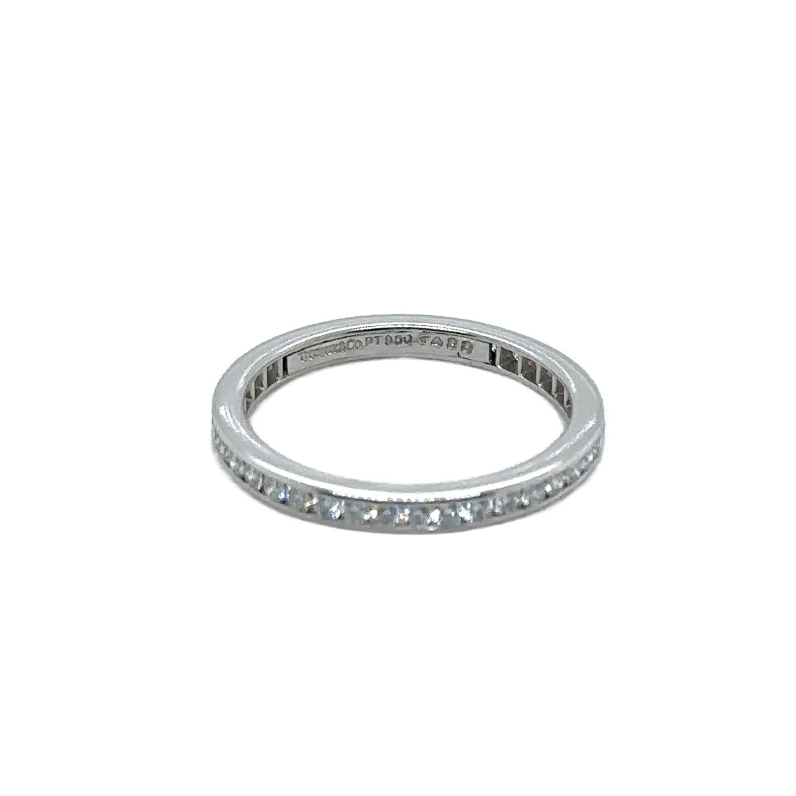 Tiffany & Co. Platin Eternity-Ring mit runden Diamanten 0,51 tcw 2,5 MM im Angebot 2